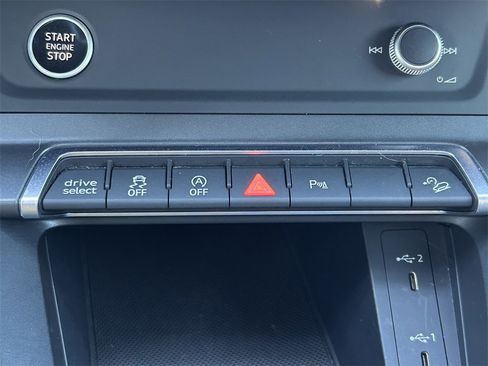 Used 2022 Audi Q3 2.0T Premium Plus image 34