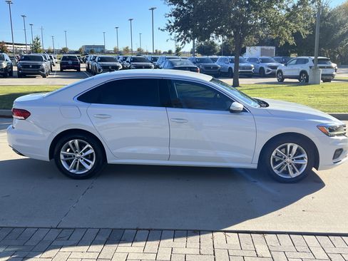 Used 2020 Volkswagen Passat 2.0T SE image 11