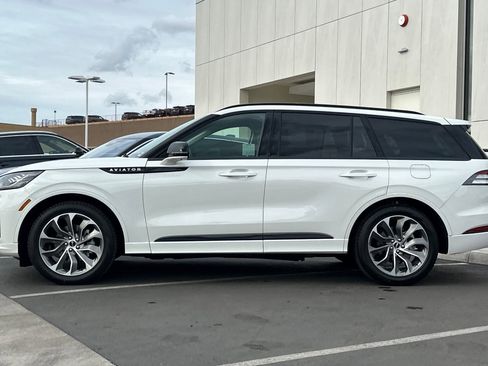 New 2026 Lincoln Aviator Premiere w/ Jet Appearance Package image 6