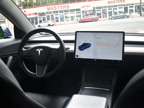 Used 2021 Tesla Model 3 Long Range AWD/4WD image 23