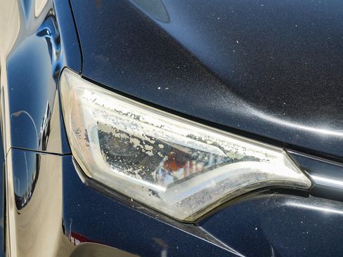 Used 2017 Toyota RAV4 Limited w/ Carpet Mat Package FWD image 9
