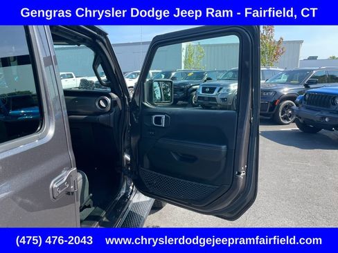 Used 2021 Jeep Wrangler Unlimited Sahara AWD/4WD image 19