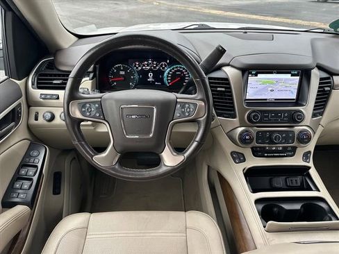 Certified 2020 GMC Yukon Denali w/ Open Road Package AWD/4WD image 15