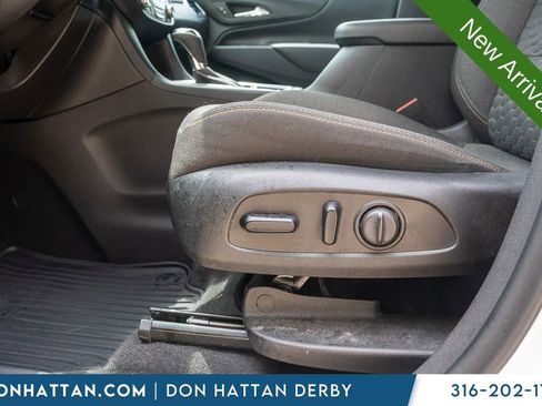 Used 2020 Chevrolet Equinox LT w/ Driver Convenience Package FWD image 19