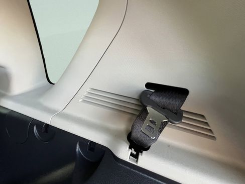 Used 2016 Jeep Compass High Altitude image 16