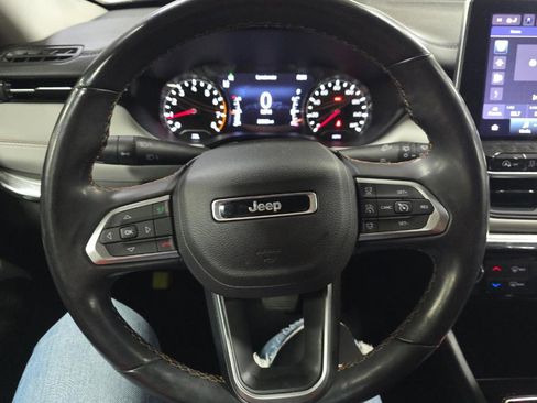 Used 2022 Jeep Compass Limited image 11