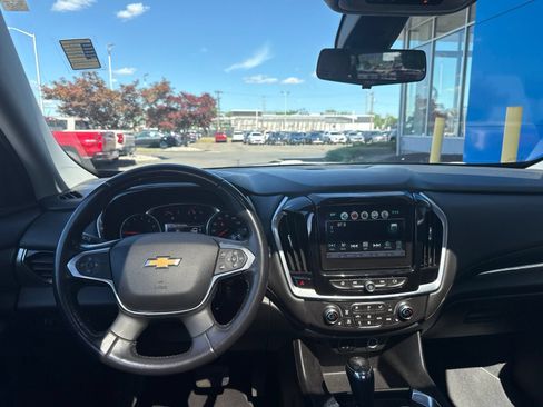 Used 2018 Chevrolet Traverse LT AWD/4WD image 2