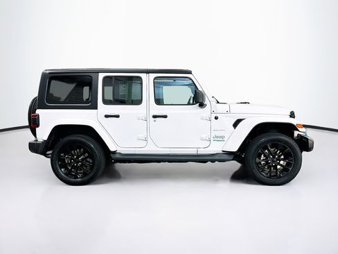 Used 2022 Jeep Wrangler Unlimited Sahara w/ Cold Weather Group AWD/4WD image 10