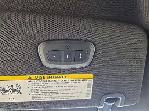 Used 2025 Chrysler Pacifica Select FWD image 21