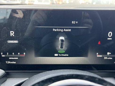 New 2025 Nissan Kicks SR w/ SR Premium Package FWD image 31