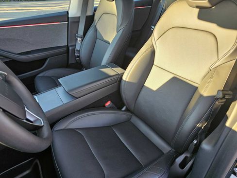 Used 2024 Tesla Model 3 Standard Range image 22