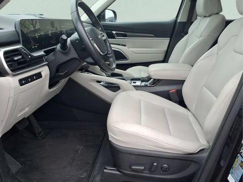 Used 2024 Kia Telluride S w/ S Sunroof Package FWD image 18