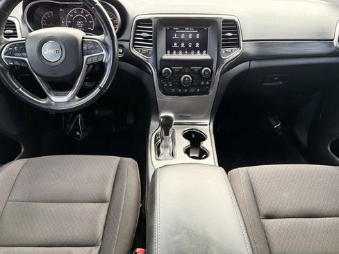 Used 2020 Jeep Grand Cherokee Laredo image 17