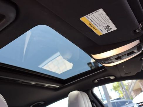 Used 2010 Mercedes-Benz E 550 Sedan image 30