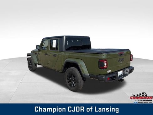 Used 2022 Jeep Gladiator Sport image 7
