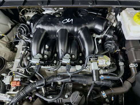 Used 2024 Nissan Pathfinder SV image 33