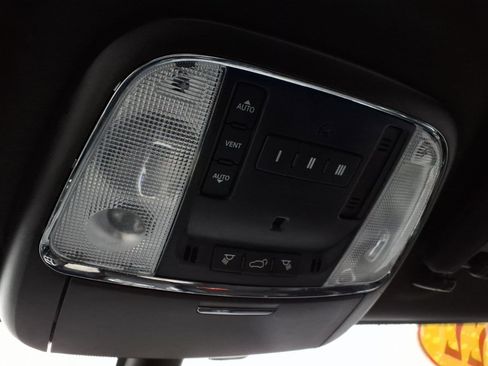 Used 2022 Jeep Grand Cherokee Laredo X image 26