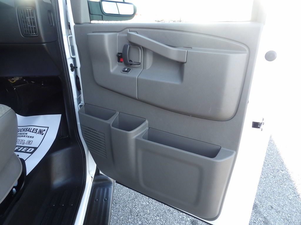 Used 2025 Chevrolet Express 3500 LT w/ LT Preferred Equipment Group RWD image 32