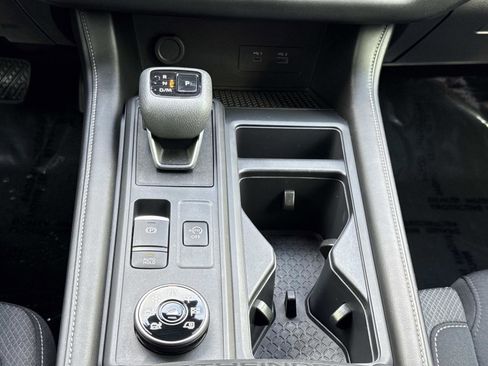 Used 2024 Nissan Pathfinder S image 6