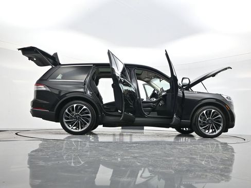 Used 2023 Lincoln Aviator Reserve w/ Equipment Group 201A image 63