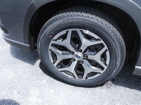 Used 2022 Subaru Forester Premium image 22