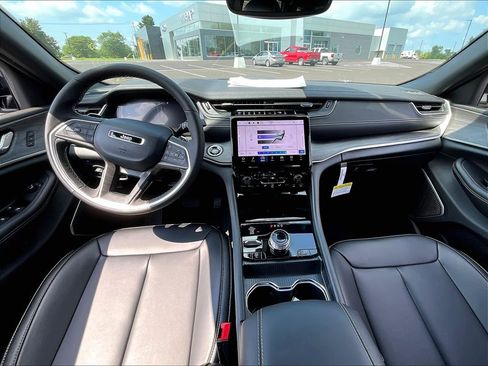 New 2024 Jeep Grand Cherokee Limited 4xe AWD/4WD image 12