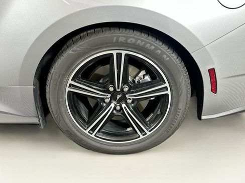 Used 2025 Ford Mustang Premium image 11