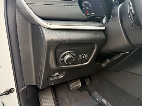 New 2026 Jeep Grand Cherokee L 4WD image 25