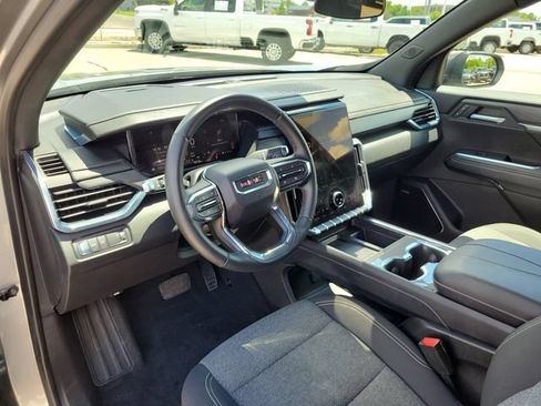 Used 2025 GMC Acadia Elevation FWD image 14