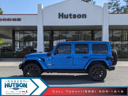 Used 2022 Jeep Wrangler Unlimited Sahara image 1