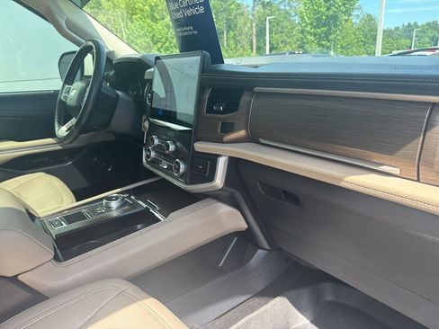 Used 2022 Ford Expedition Max Limited RWD image 37