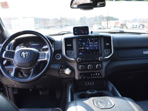 Used 2022 RAM 2500 Laramie w/ Night Edition image 32