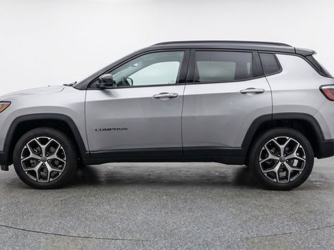 Used 2025 Jeep Compass Limited image 5