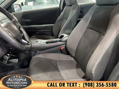 Used 2019 Honda HR-V Sport image 11