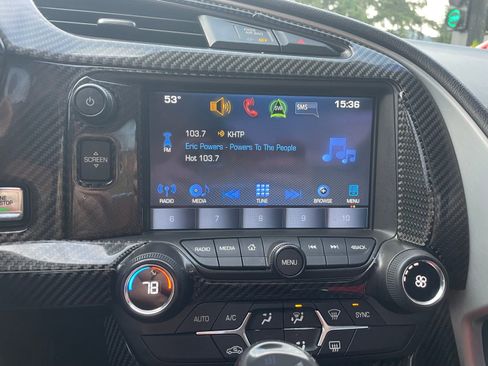 Used 2019 Chevrolet Corvette Stingray Coupe w/ 1LT image 17