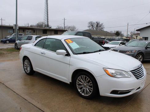 Used 2013 Chrysler 200 Limited image 2