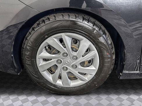 Used 2019 Hyundai Elantra SE w/ Cargo Package image 36