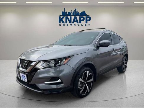 Used 2022 Nissan Rogue Sport SL FWD image 1
