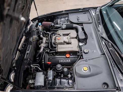 Used 2002 Jaguar XJ8 RWD image 15