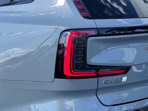 New 2025 Volvo EX90 Plus image 26