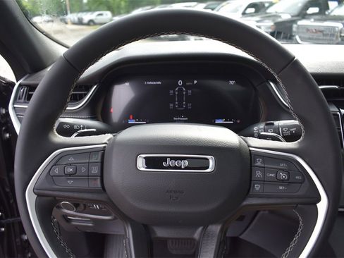 Used 2025 Jeep Grand Cherokee L Laredo w/ Trailer Tow Package image 36