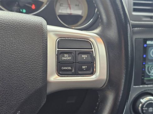 Used 2011 Dodge Challenger R/T image 23