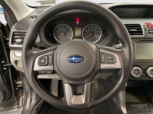 Used 2018 Subaru Forester 2.5i AWD/4WD image 12
