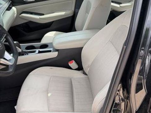 Certified 2025 Nissan Altima 2.5 SV FWD image 14
