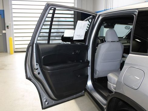 Used 2023 Honda Passport EX-L image 17