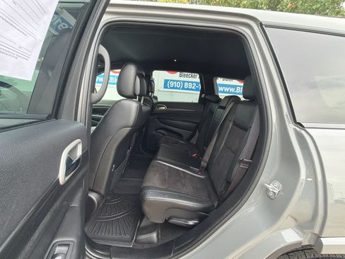 Used 2022 Jeep Grand Cherokee Laredo X AWD/4WD image 34