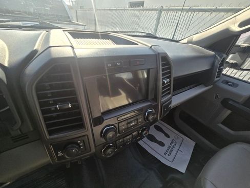 Used 2022 Ford F250 XL w/ Power Equipment Group image 11