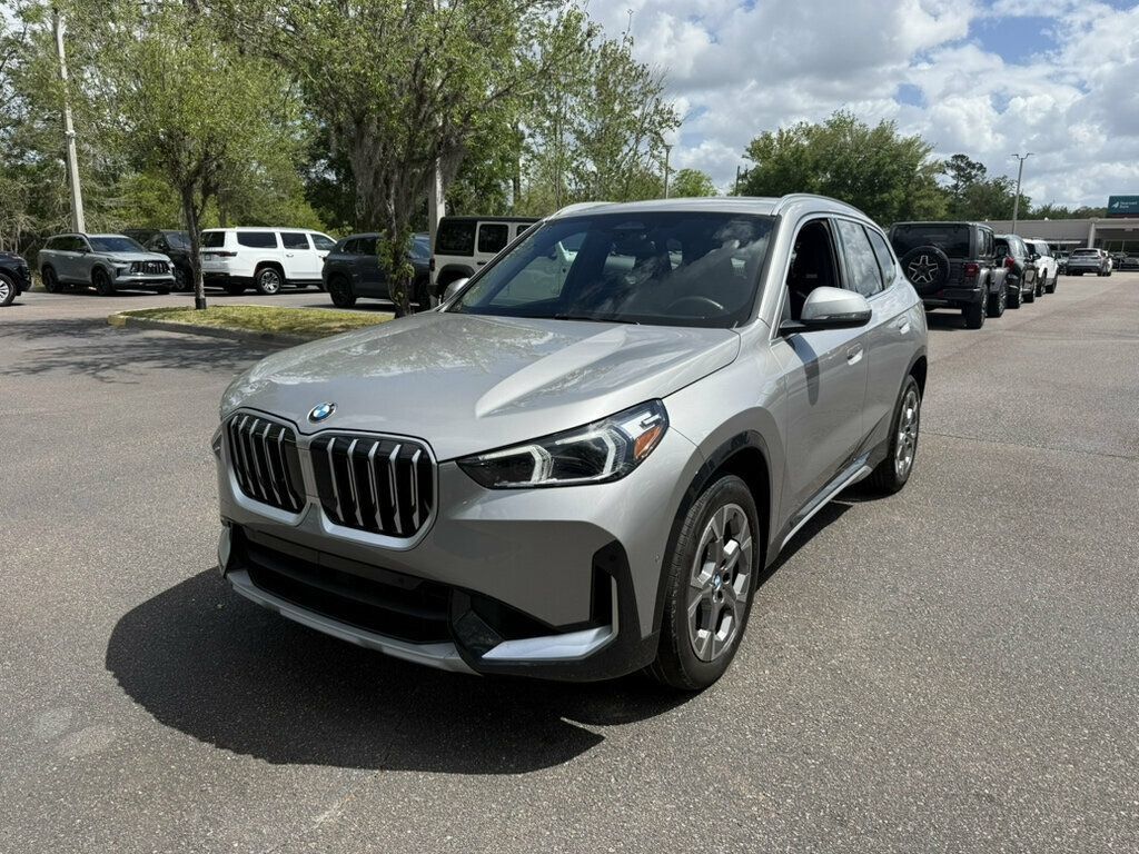 Used 2025 BMW X1 xDrive28i AWD/4WD image 1