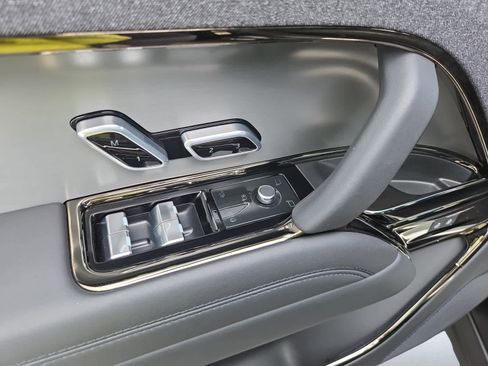 Used 2024 Land Rover Range Rover Sport Dynamic SE image 13