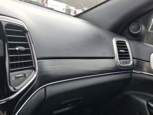 Used 2020 Jeep Grand Cherokee Limited w/ Premium Lighting Group image 27